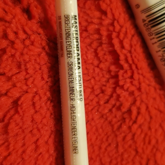 Make-up - Picture 6 of 7